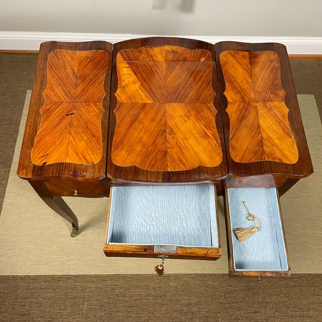 Louis XV to XVI Antique dCoiffeuse (Vanity) in Amaranth and Tulipwood, by Pierre Plée, Paris, C. 1770 For Sale - Image 13 of 18