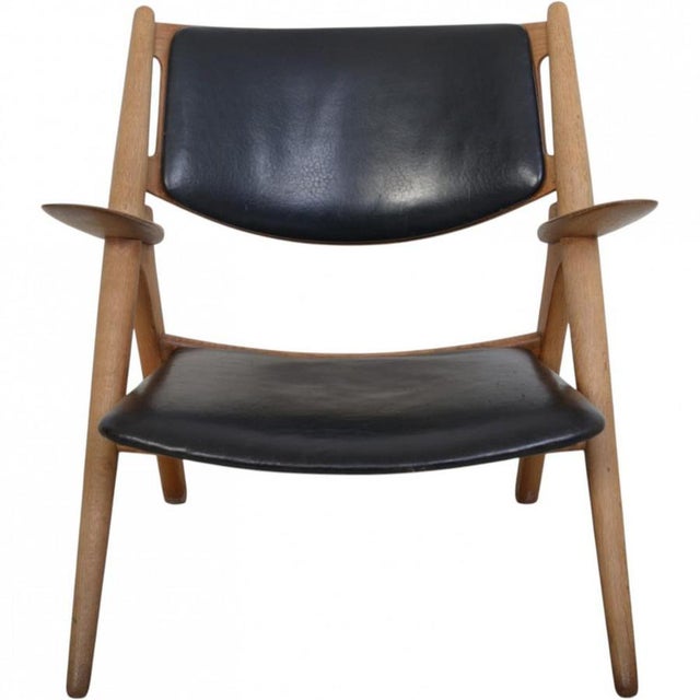 CH28 Sawback Lounge Chair in Oak and Black Leather by Hans Wegner, 1960s For Sale - Image 14 of 14