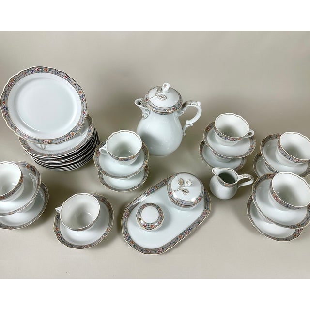 1980s Porcelain Tea Service from Hutschenreuther, Germany, 1980s, Set of 29 For Sale - Image 5 of 9