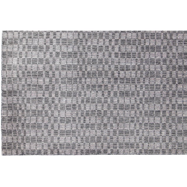 2010s Gray Modern Handmade Geometric Wool & Silk Rug For Sale - Image 4 of 7