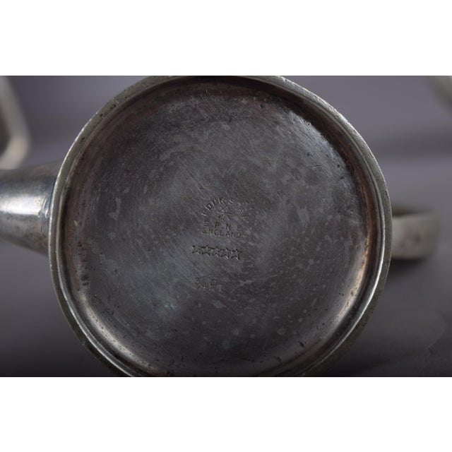 1930s English Graduated Silver-Plated Coffee Pots, 1930s, Set of 3 For Sale - Image 5 of 10