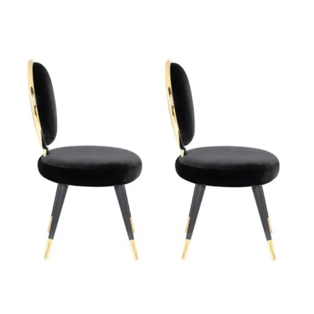 Set of 2 graceful dining chairs, Royal Stranger Dimensions: 95 x 54 x 54 cm Materials: Blossom pink velvet upholstery with...