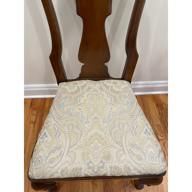 1970s Vintage Henredon 18th Century Portfolio Collection Queen Anne Style Walnut Dining Chairs - Set of 8 For Sale - Image 5 of 13