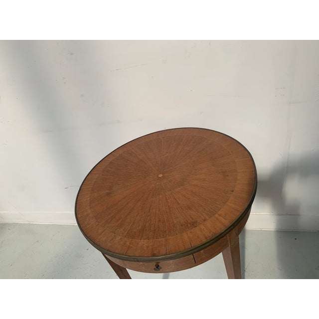 Round Louis XVI Style Side Table in Marquetry Wood, 20th Century For Sale - Image 6 of 9