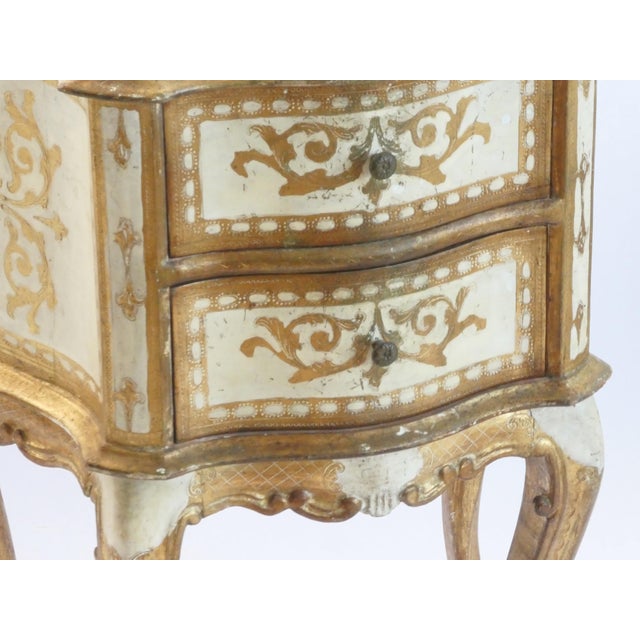 Mid-Century Florentine Italian Gold and White Gilt Side Table Nightstand, 1960s For Sale - Image 6 of 10
