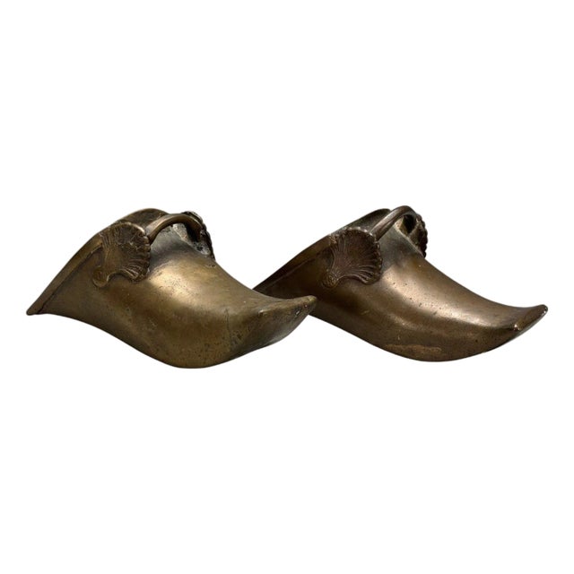 Edo Period, Bronze Japanese Samurai Stirrups, Japan, 18th C. For Sale