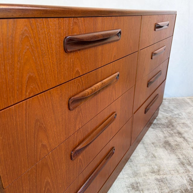 1960s Teak Fresco Double Chest of Drawers by Victor Wilkins for G-Plan, 1960s For Sale - Image 5 of 11