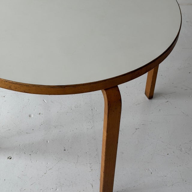 Mid-Century Modern 1960s Round White Dining Table Attributed to Alvar Aalto for Artek For Sale - Image 3 of 9