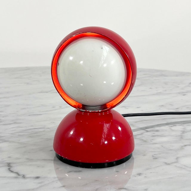 1960s Red Eclisse Table Lamp by Vico Magistretti for Artemide, 1960s For Sale - Image 5 of 10