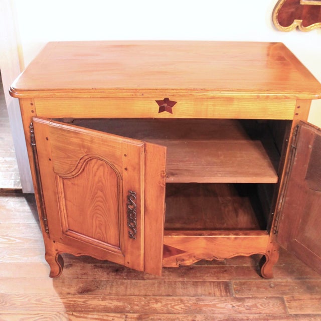 Small French Provincial Elm Cabinet, 19th Century For Sale - Image 10 of 14