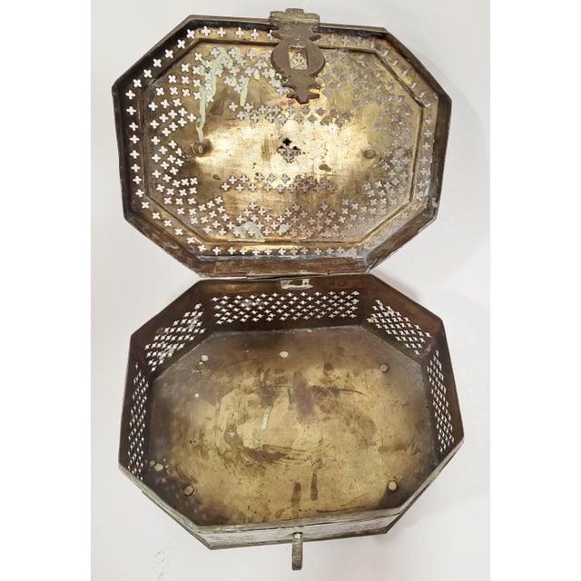 Large Antique Reticulated Bronze Cricket Mughal Jali Jewelry Box For Sale - Image 10 of 10