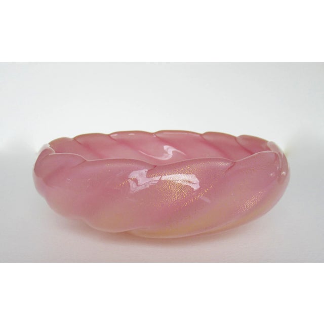 Circa C.1960's Italian Hand-Blown Murano by Ercole Barovier' for Barovier' & Toso Swirled Bubble Gum Pink Bowl With Gold Leaf Inclusions For Sale - Image 13 of 13