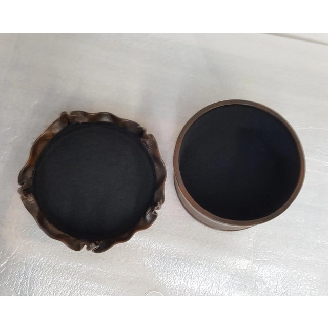 Showroom sample, accessory piece. This is lovely. Shaped like a drum, it is a one of a kind accessory. Excellent condition.