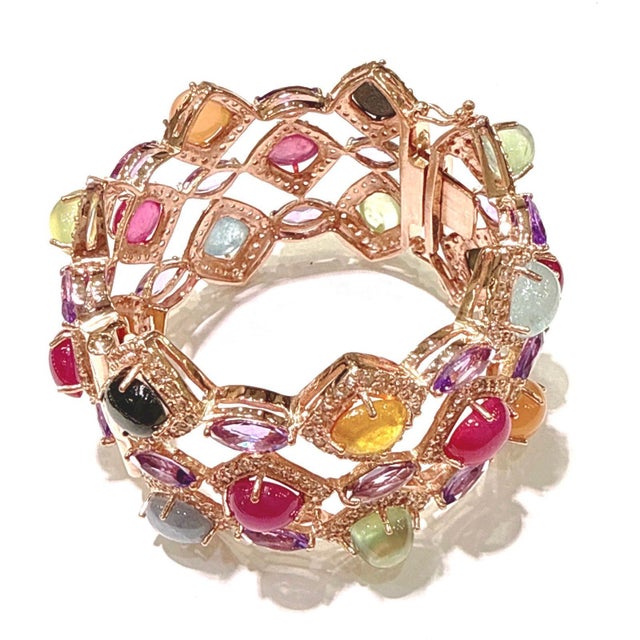 Bochic “Capri” Vintage Ruby & Multi Sapphire Bangle Set In 18K Gold & Silver For Sale - Image 4 of 11
