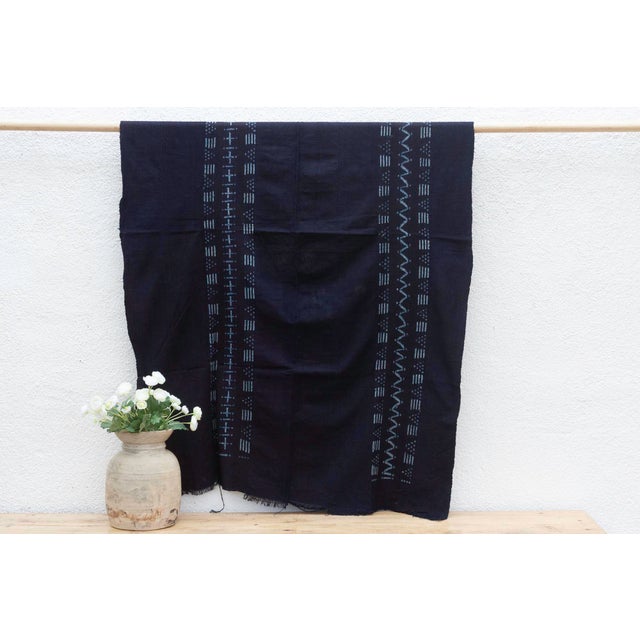 This exceptional Malian mudcloth, or bogolanfini, offer a rare glimpse into West African textile traditions. Handwoven and...