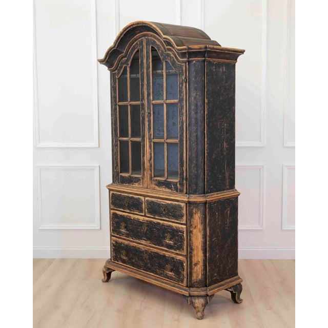 Period Rococo Cabinet with Glass Doors, circa 1820 For Sale In Atlanta - Image 6 of 9