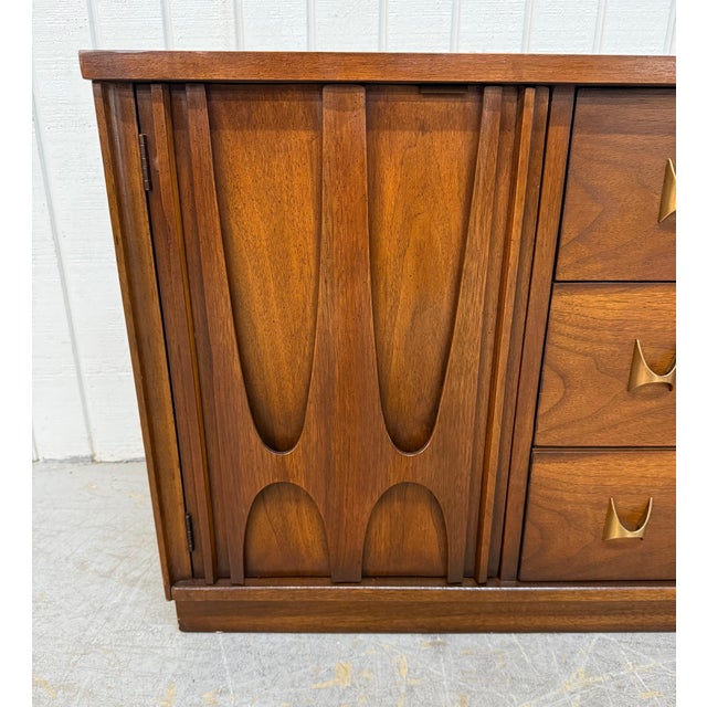 Wood Mid-Century Modern Broyhill Brasilia Sideboard For Sale - Image 7 of 13