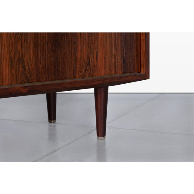 Brick Red Danish Modern Rosewood Credenza by Carlo Jensen for Poul Hundevad For Sale - Image 8 of 15