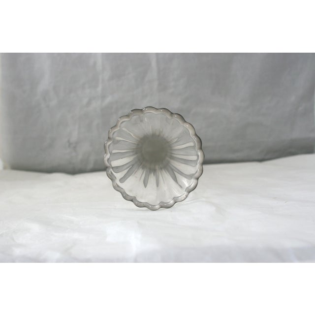 Early 20th Century Fostoria 1002 Clear Glass Swung Vase Scalloped Rim Ribbed Body Starburst Base For Sale - Image 9 of 10