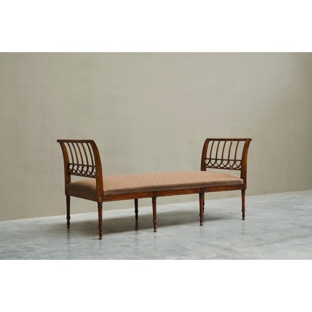 Beautiful Regency Style Daybed / Chaise Longue Europe Early 20th Century A large and rather unusual Regency style daybed /...