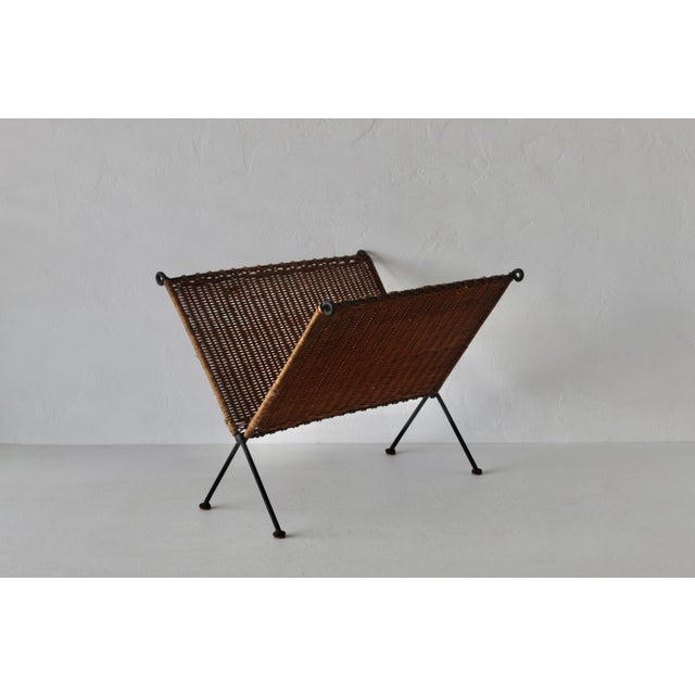 Mid 20th Century Scandinavian Style Hand-Woven Rattan Metal Folding Magazine Newspaper Rack Mid Century Modern For Sale - Image 10 of 16