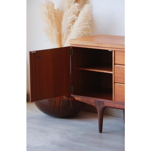 Brown Vintage Teak Sideboard from Greaves & Thomas, 1960s For Sale - Image 8 of 18