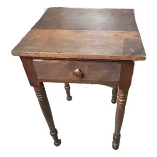 Late 18th Century American Side Table For Sale