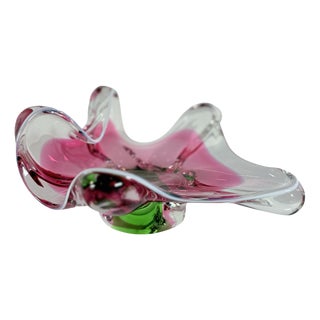 Bohemian Curved Glass Bowl attributed to Josef Hospodka for Chribska Glassworks, 1960s For Sale