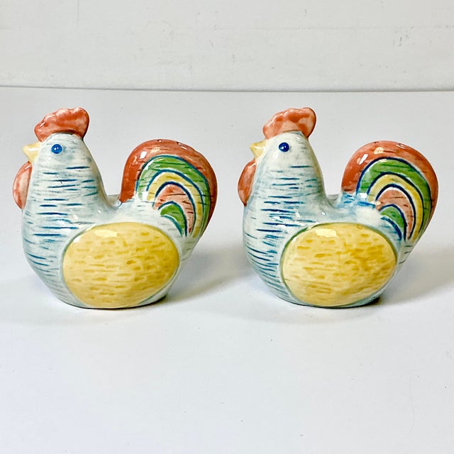 1980s 1980s Vintage Boho Chic Farmhouse Studio Pottery Style Rooster Salt & Pepper Shakers - A Pair. For Sale - Image 5 of 8