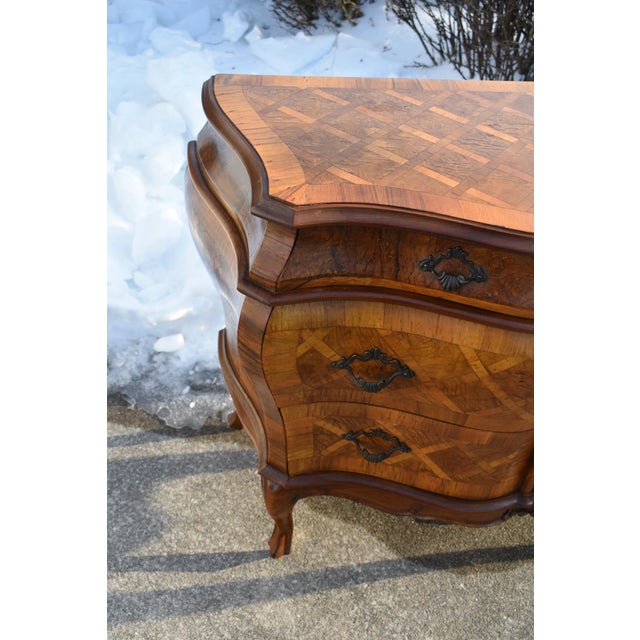 Vintage Italian Parkay Inlaid Bombe' Four Drawer Commode For Sale - Image 9 of 13