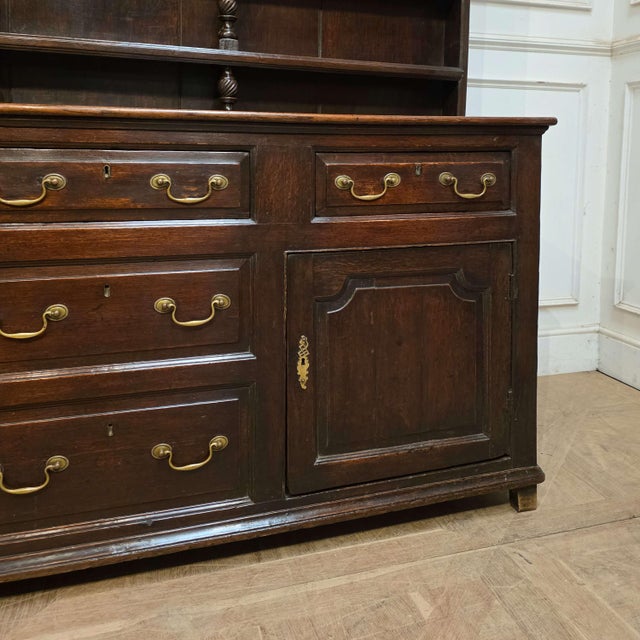 English Farmhouse Dresser in Oak For Sale - Image 3 of 8