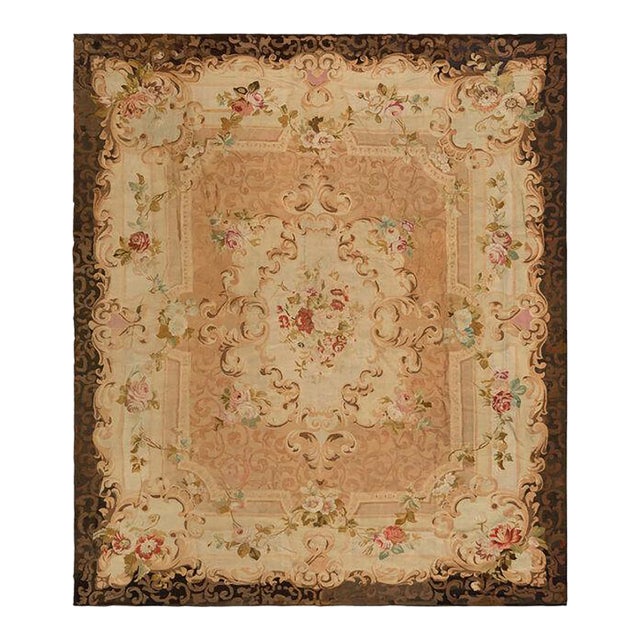 Antique Oversized French Aubusson Floral Rug With Medallion Design - Rug & Kilim For Sale