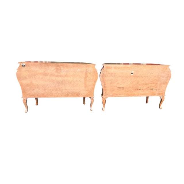Mid 20th Century Pair Bombe Burl Wood Commodes Italy For Sale - Image 4 of 18