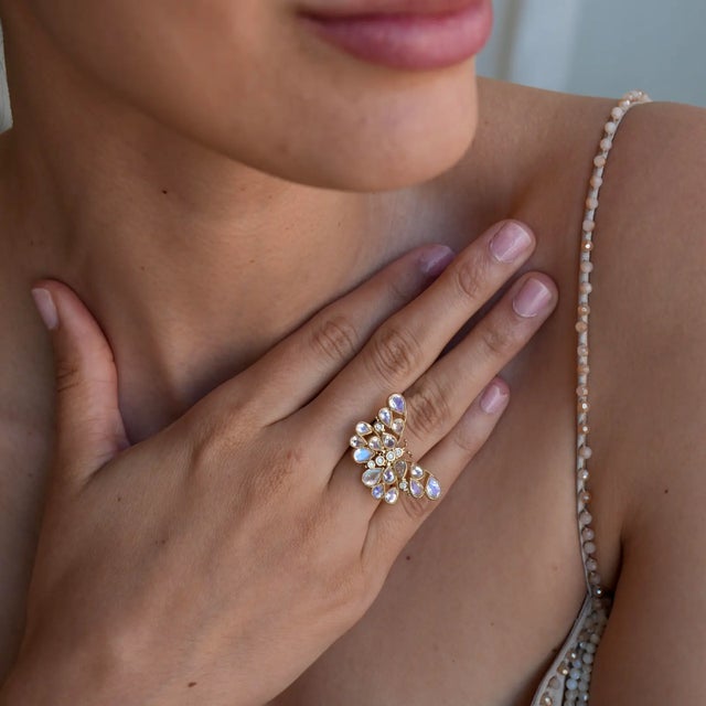 Metal Nina Zhou Butterfly Moonstone Diamond Cocktail Ring in 14k Yellow Gold, size 6.5 For Sale - Image 7 of 12