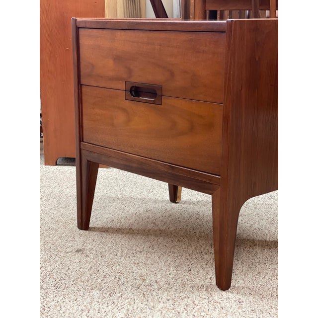 1970s Vintage Mid Century Modern Accent Tables / End Tables Dovetail Drawers For Sale In Seattle - Image 6 of 9