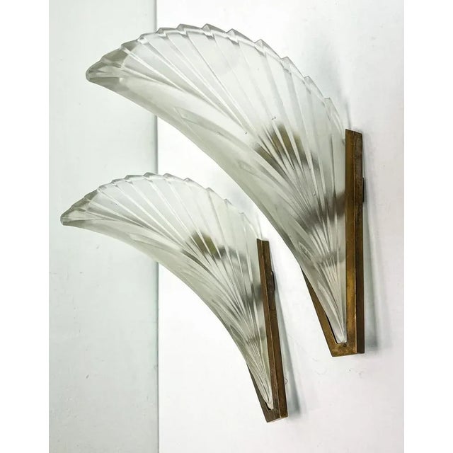 Art Deco French Feather Shape Frosted Glass Wall Sconce, 1930s For Sale - Image 7 of 11