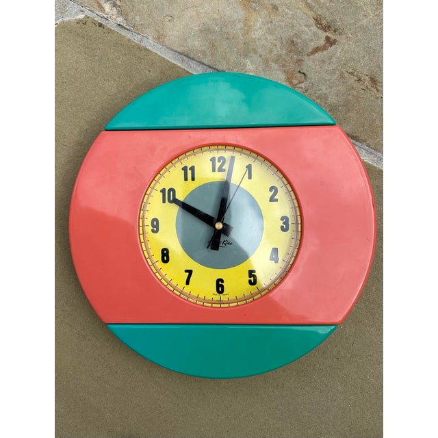Versatile pop art wall clock. Working condition. Brilliant colors.