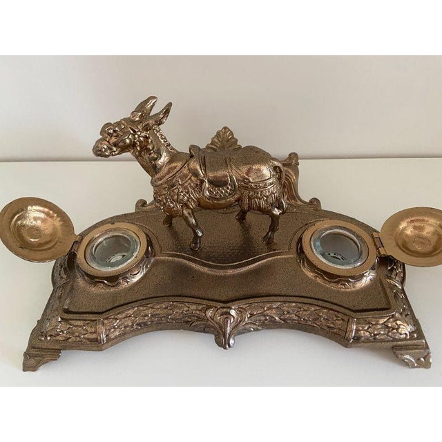Metal Atypical Writing Desk Set with Double Inkwells in Patinated Gilt Metal, 1890s-1910s For Sale - Image 7 of 16