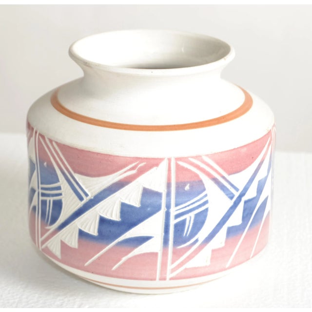 Anglo Indian 1990 Signed Vintage Southwestern Abstract Folk Art Vase Ceramic Pottery Earth Color For Sale - Image 4 of 12