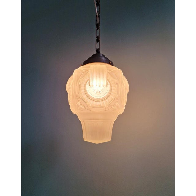1920s Art Deco Pendant Light in Frosted Clear Glass, 1920s-1930s For Sale - Image 5 of 18