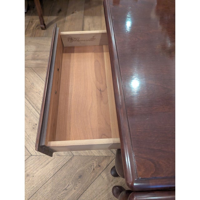 1980s 1980s Thomasville Collectors Cherry Traditional Queen Anne Side Tables (Pair) Aka Winston Court For Sale - Image 5 of 10