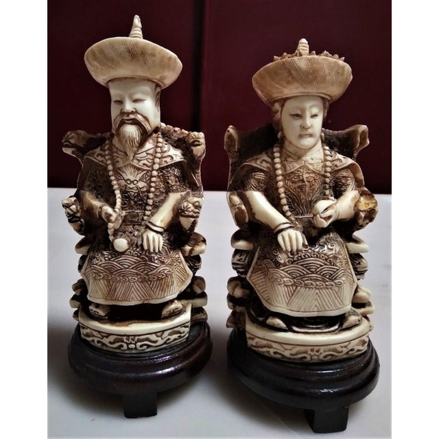 Chinese Emperor and Empress Sculptures in Buffalo Bone on Wooden Stands, Qing Dynasty. For Sale - Image 6 of 9