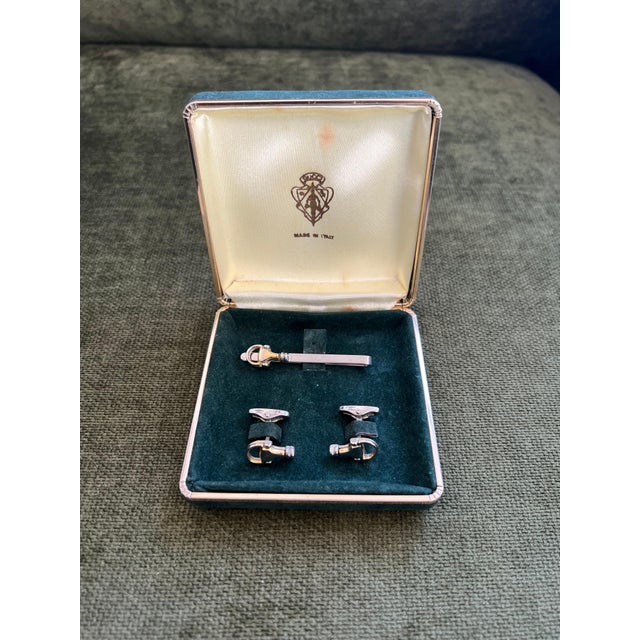 Vintage Gucci Gold Plate Cufflinks & Tie Clip “Circa 1970s” Original Gucci Green For Sale - Image 11 of 16