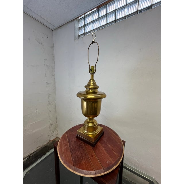 Frederick Cooper Large Neoclassical Brass Urn Table Lamp For Sale - Image 4 of 5