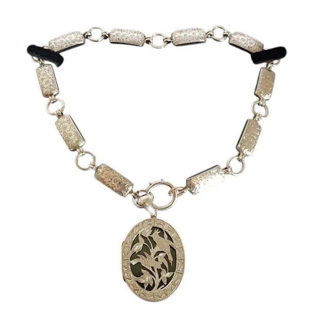 Antique Victorian Aesthetic Sterling Silver Chased Locket & Chain, 1880 For Sale - Image 3 of 3