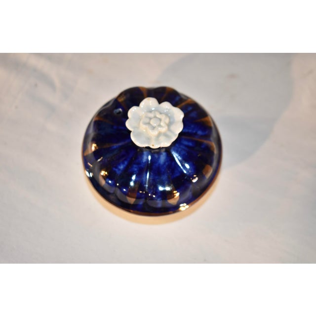 19th Century Toby Tea Pot For Sale In Greensboro - Image 6 of 10