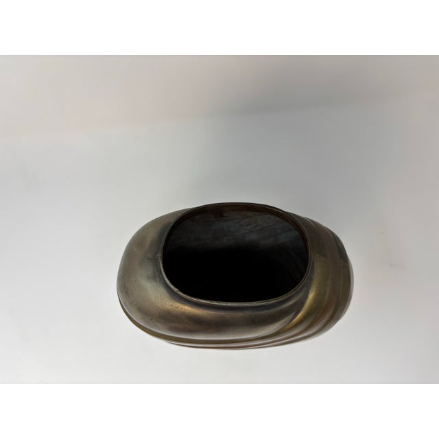 Large Vintage Brass & Copper Patinated Swirl Ribbon Vase Heavy Metal Art Deco For Sale In Atlanta - Image 6 of 6