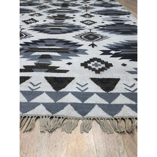 6x9 Ivory Flat Weave Wool Stacked Aztec Motifs Classic Traditional Carpet Rug For Sale In New York - Image 6 of 8