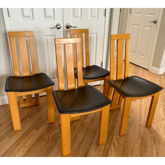 Beautifully crafted in the mid 80's just north of Milan in Lissone (Brianza District) a major center of Italian furniture...