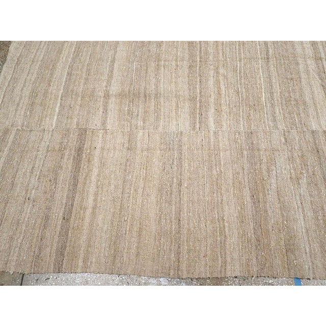 Mid 20th Century Galerie Shabab Collection Mid-20th Century Vintage Turkish Flatweave Kilim Room Size Carpet For Sale - Image 5 of 8